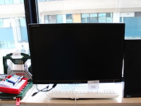 Drie diverse monitoren. - afbeelding 2 van  5