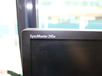 Drie diverse monitoren. - afbeelding 3 van  5
