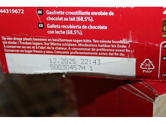 Drie dozen kitkat chunky en original. 3x 24 stuks. tht 12-25. - afbeelding 3 van  3