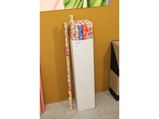 Drie dozen met sinterklaas inpakpapier extra breed - afbeelding 2 van  2