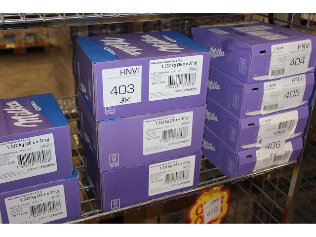 Drie dozen milka oreo repen. 108 stuks. tht 11-25. - afbeelding 1 van  3