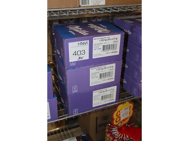 Drie dozen milka oreo repen. 108 stuks. tht 11-25. - afbeelding 2 van  3