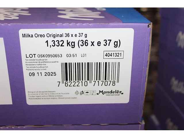 Drie dozen milka oreo repen. 108 stuks. tht 11-25. - afbeelding 3 van  3
