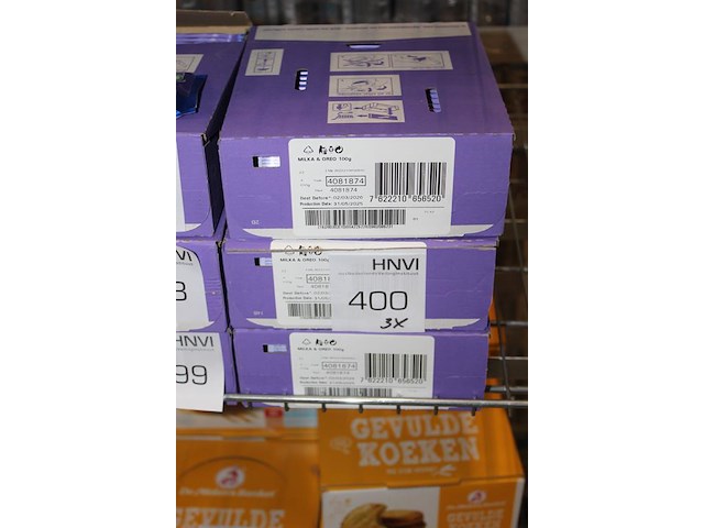 Drie dozen milka oreo repen. 66 stuks. - afbeelding 2 van  2