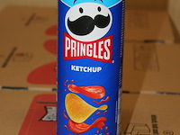 Drie dozen pringles ketchup. 57 bussen. - afbeelding 2 van  2