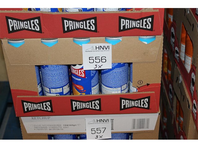 Drie dozen pringles ketchup. 57 bussen. - afbeelding 1 van  2