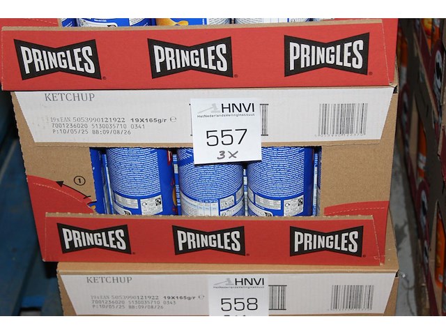Drie dozen pringles ketchup. 57 bussen. - afbeelding 1 van  2