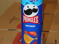 Drie dozen pringles ketchup. 57 bussen. - afbeelding 2 van  2