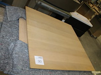 Drie eikenhouten tafelbladen 80 x 3 x 80 cm. let op! een blad heeft enkele krassen. - afbeelding 1 van  3