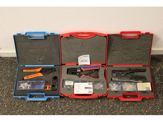 Drie elektra speciaal tangen w.o. knipex in drie kunststoffen koffers. - afbeelding 1 van  4