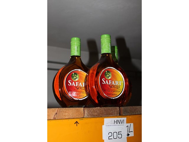 Drie flessen safari senza. - afbeelding 2 van  2