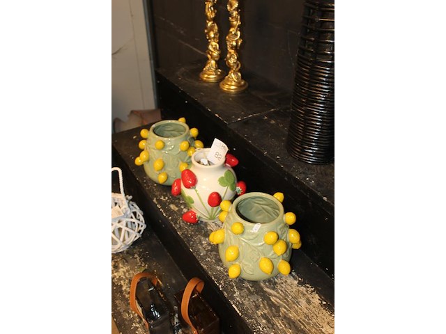 Drie fruitpotten aardbei en citroen. - afbeelding 2 van  2