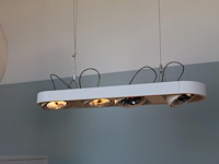 Drie hallogeen lampen. afmeting 77 x 18 cm. let op, u dient zelf te demonteren met eigen hoge trap! - afbeelding 2 van  4