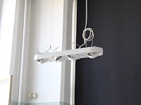 Drie hallogeen lampen. afmeting 77 x 18 cm. let op, u dient zelf te demonteren met eigen hoge trap! - afbeelding 3 van  4