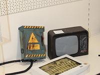 Drie halloween items w.o. tv en stroomkast. - afbeelding 2 van  2
