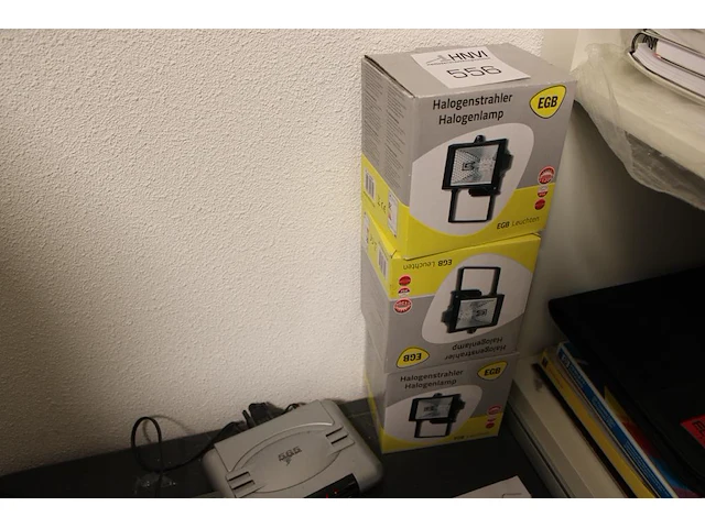 Drie halogeenlampen egb - afbeelding 1 van  2