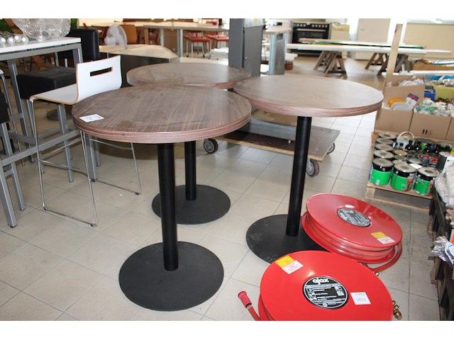 Drie hoge ronde tafels met houten blad hoogte 94 cm. - afbeelding 1 van  2