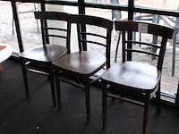 Drie horeca stoelen. - afbeelding 2 van  5