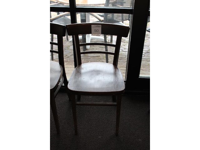 Drie horeca stoelen. - afbeelding 3 van  5