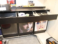 Drie houten kasten met lade en deur. afmeting per kast 51 x 61 cm. hoogte 90 - afbeelding 2 van  3