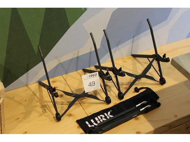 Drie inklapbare laptopsteunen lurk. - afbeelding 1 van  2