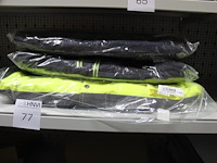 Drie jassen in twee kleuren maat s, m en xl - afbeelding 1 van  2