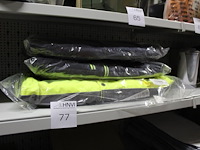 Drie jassen in twee kleuren maat s, m en xl - afbeelding 2 van  2