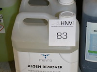 Drie jerrycans a 5l algenremover mavro. - afbeelding 2 van  2