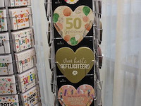 Drie kaartencarroussels op voet gevuld met themakaarten w.o. verjaardag, geboorte, zwanger, geluk, proost, ... - afbeelding 3 van  6