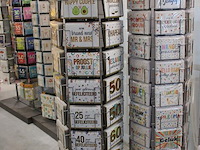 Drie kaartencarroussels op voet gevuld met themakaarten w.o. verjaardag, geboorte, zwanger, geluk, proost, ... - afbeelding 5 van  6