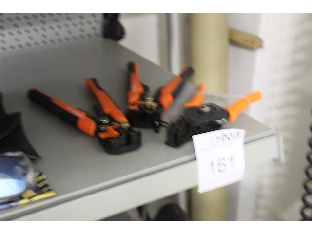 Drie kabelstriptangen - afbeelding 2 van  2