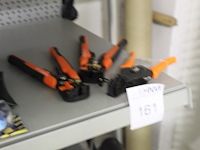 Drie kabelstriptangen - afbeelding 2 van  2