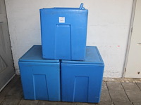 Drie koelboxen met afmeting 78 x 62 x 73 cm en deksel. - afbeelding 1 van  2