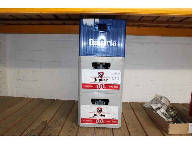 Drie kratten alcohol vrij bier. tht 12-26. - afbeelding 1 van  2