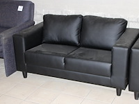 Drie kunstlederen tweezitsbankjes. afmeting 140 x 76 x 60 cm. - afbeelding 2 van  4