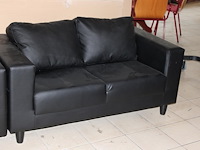 Drie kunstlederen tweezitsbankjes. afmeting 140 x 76 x 60 cm. - afbeelding 4 van  4