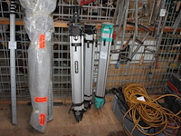 Drie laserstatieven. - afbeelding 1 van  2