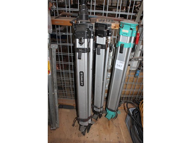 Drie laserstatieven. - afbeelding 2 van  2