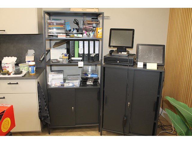 Drie metalen archiefkasten w.o. 2x afmeting 80 x 56 x 110 cm. let op: exclusief inhoud. - afbeelding 1 van  6