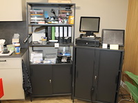 Drie metalen archiefkasten w.o. 2x afmeting 80 x 56 x 110 cm. let op: exclusief inhoud. - afbeelding 1 van  6