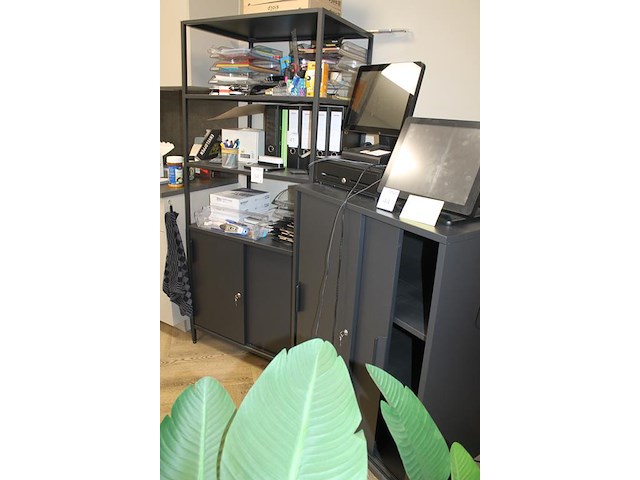 Drie metalen archiefkasten w.o. 2x afmeting 80 x 56 x 110 cm. let op: exclusief inhoud. - afbeelding 6 van  6