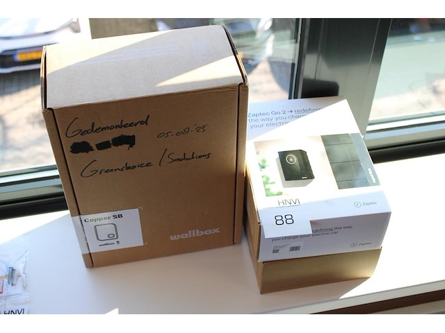 Drie occasion autoladers w.o. 2x zaptec go en 1x wallbox copper sb. - afbeelding 1 van  3
