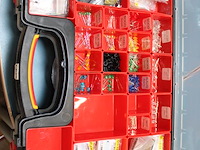 Drie organisers met o.a. weerstanden, ledlampjes, adereindhulsjes, tandwielen en kabelschoenen. - afbeelding 5 van  5