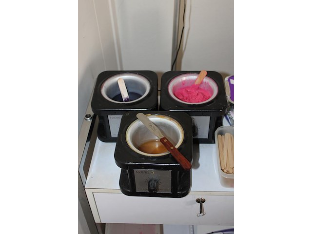 Drie professionele waxheaters lycon, incl. houten spatels en 2 kg wax. - afbeelding 2 van  3