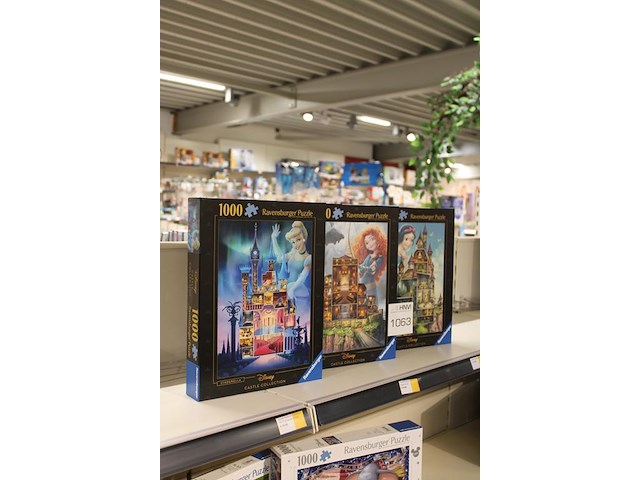 Drie puzzels ravensburger disney collectie. - afbeelding 2 van  2