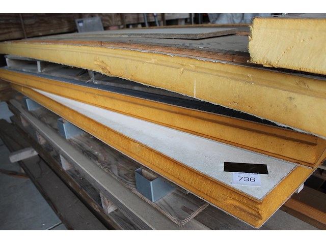 Drie restant dakplaten w.o. lengte 540 cm. - afbeelding 1 van  2