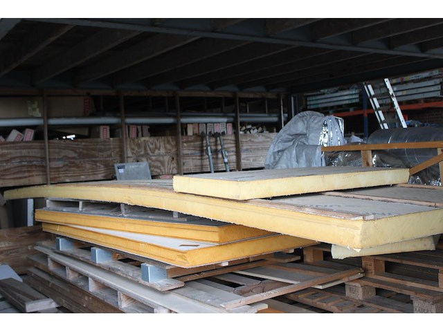 Drie restant dakplaten w.o. lengte 540 cm. - afbeelding 2 van  2