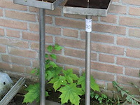 Drie rvs asbakken hoogte 77 cm. - afbeelding 2 van  2