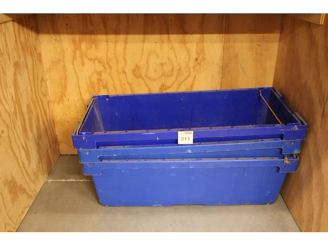 Drie stapelbare bakken, afm. 112 x 48 x 35 cm. - afbeelding 1 van  2