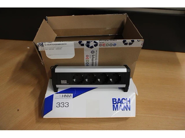 Drie tafelverdeeldozen bachmann. - afbeelding 1 van  5